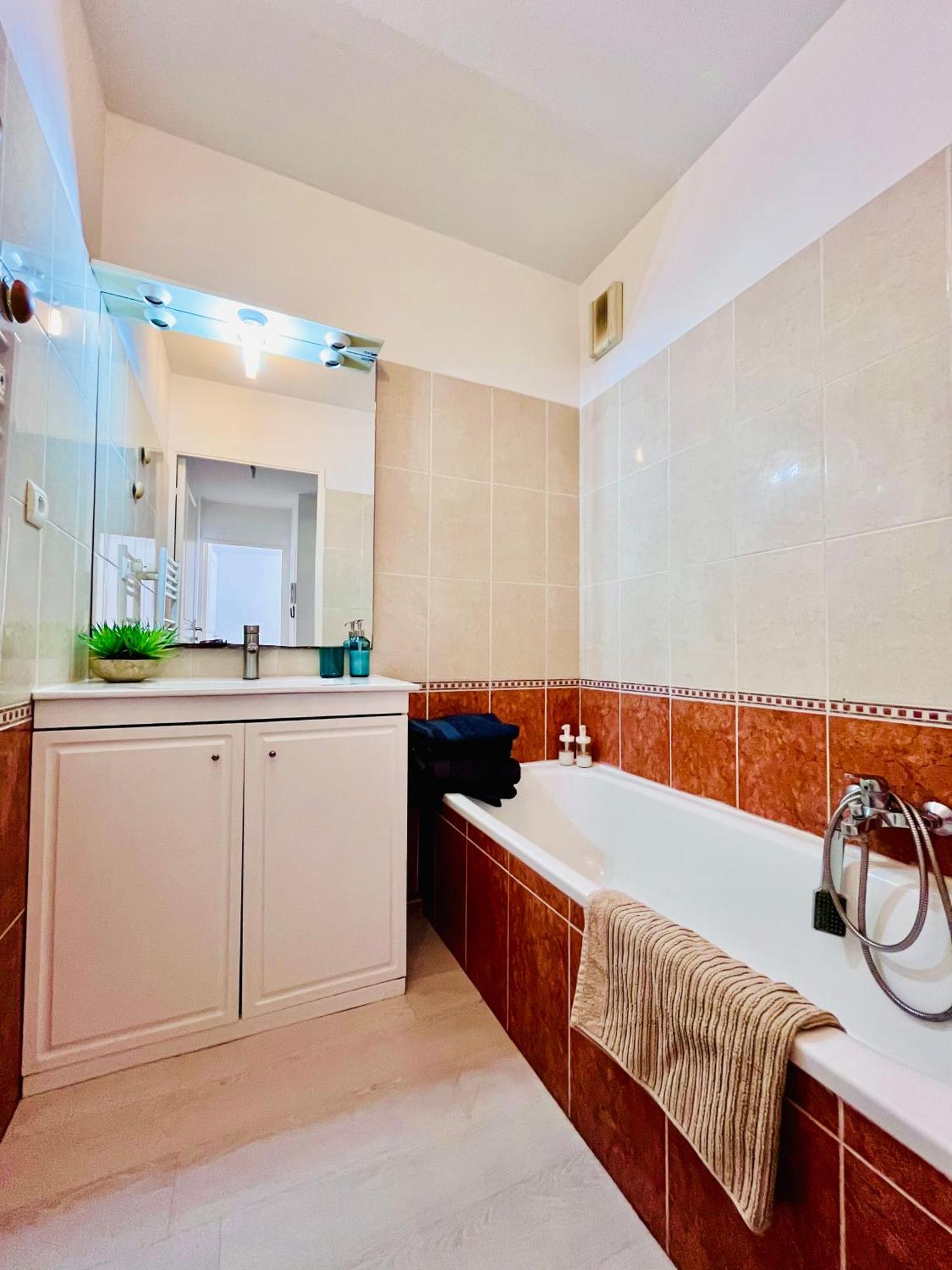 Magnificent Renovated Apartment, 2 Rooms Of 45 M2, Close Tothe Sea, Top Floor, Terrace 니스 외부 사진